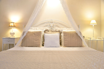 Appartamento con arredamento romantico - Shabby-chic © Gioco