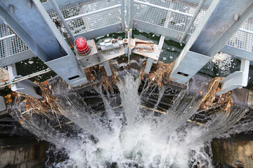 water falling through a pound lock