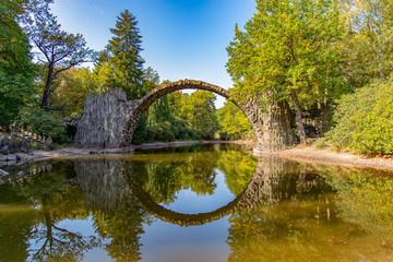 Pont Rackotz dans le parc de Kromlau