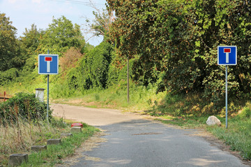 Dead-end road sign