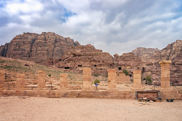 Fototapeta na wymiar Ancient abandoned rock city of Petra in Jordan
