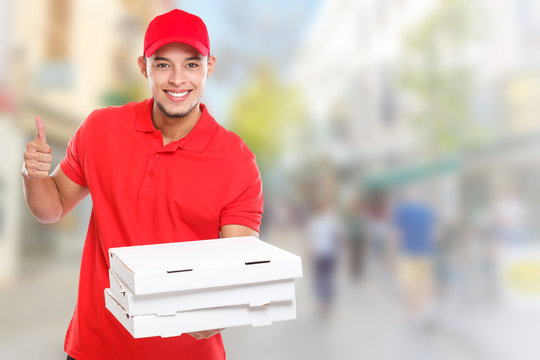 Pizzabote liefern Pizza Bote bestellen Bestellung Lieferung Beruf lachen Erfolg erfolgreich Stadt Textfreiraum Copyspace