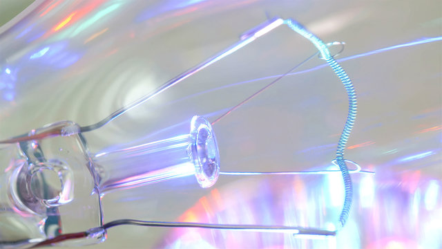 3505_Inside_look_of_the_bulb_wires_.jpg