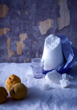 Broken cone of sugar