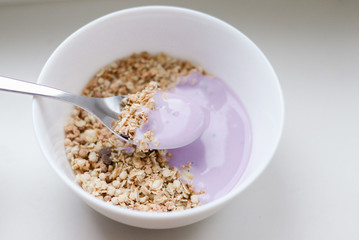granola with blueberry yogurt