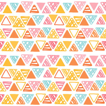 Seamless pattern of doodle triangles on white background. Ethnic seamless pattern. Tribal background. Infinity hand drawn geometric pattern. Vector illustration.