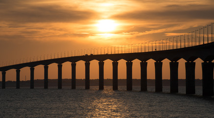 Coucher de soleil pont de l'ile de Ré Charente Maritime France