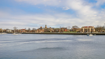 Obraz premium Sheepshead Bay, Brooklyn, US - Ocean Avenue Footbridge.