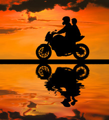 Plakat silhouette of lover couple in sunset with classic motorcycle