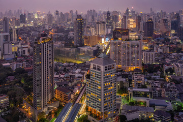 Obraz premium Bangkok cityscape Modern building at twilight time,Thailand