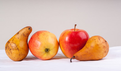Apples and Pears - Meeting of the Fruits