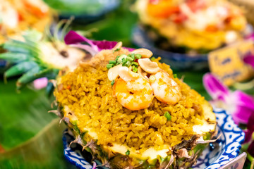 pineapple fried rice with shrimps
