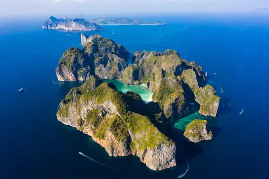 L'Archipel de Koh Phi Phi - Adobe Stock