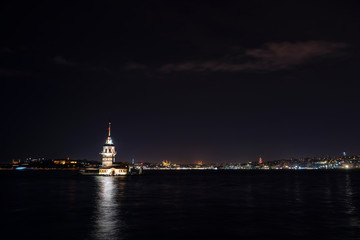 Fototapeta na wymiar Maiden's Tower and istanbul night (KIZ KULESI – SALACAK-USKUDAR)