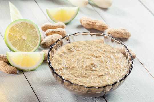 Spicy peanut sauce for satay