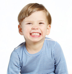 Zweij&auml;hriger Junge im Portr&auml;t