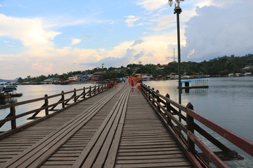 Fototapeta premium Mon Bridge