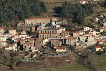 Fototapeta na wymiar Vue sur La Valla en Gier
