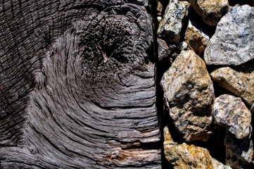 Holz und Stein