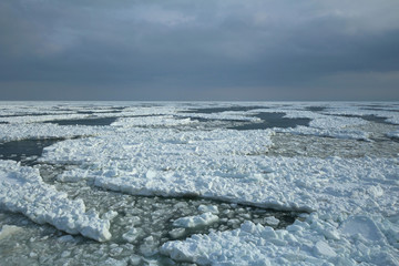 オホーツク海の流氷