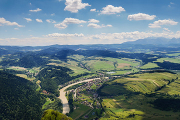 Krajobraz gór Polskich Pieniny widok na Dunajec z Trzech Koron