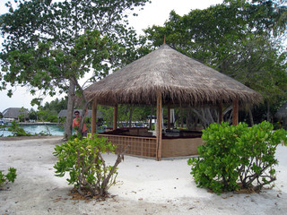 Fototapeta na wymiar straw house in the maldives