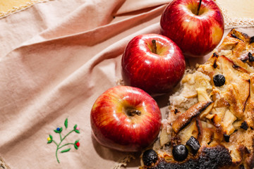 red apples on napkins with apples dessert