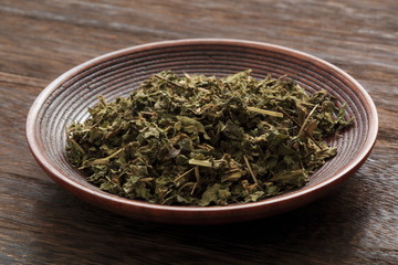 The dried leaves of the gimnema (herbal tea)