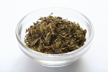The dried leaves of the gimnema (herbal tea)