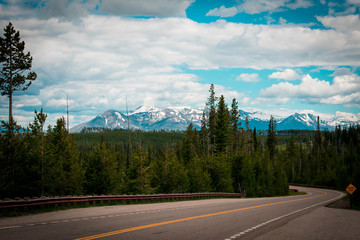 Naklejka premium road in the mountains