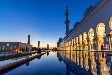 Sheikh Zayed Grand Mosque in Abu Dhabi near Dubai at night, United Arab EMirates