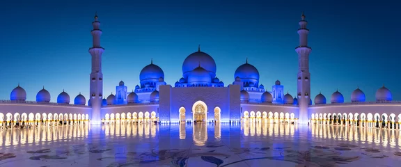 Foto auf Acrylglas Abu Dhabi Panorama der Sheikh Zayed Grand Moschee in Abu Dhabi in der Nähe von Dubai bei Nacht, Vereinigte Arabische Emirate