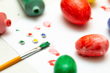 Easter eggs colored manual