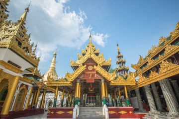 Fototapeta na wymiar Shwedagon Pagoda Buddhist Temple in Yangon, Myanmar