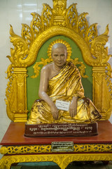 Obraz premium Templo do buda reclinado em Yangon, Myanmar.