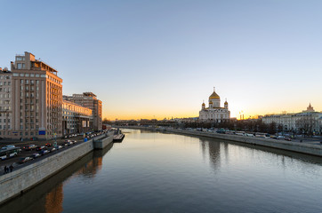 Fototapeta premium view of moscow river and cathedral of christ the saviour