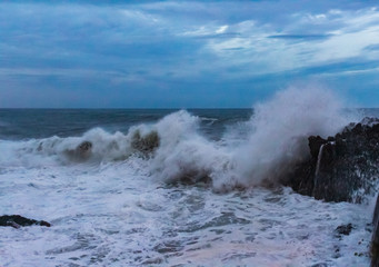 Acireale mareggiata per vento da scirocco