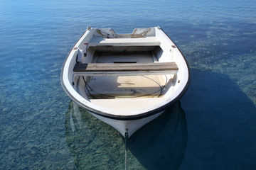 Obraz premium Old boat in Adriatic Sea under water.