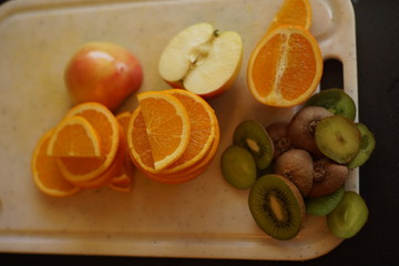 Kiwi Obst und Apfel
