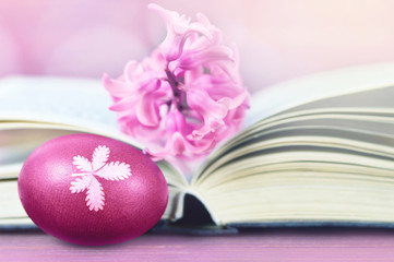 Easter egg decorated with leaf pattern