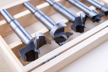 Carpentry drill, used to mount furniture hinges. A cutter used to mount furniture from chipboard....