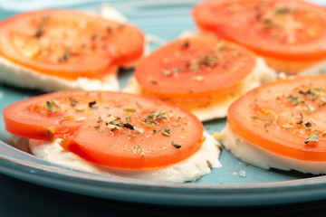 mozzarela cheese with tomato
