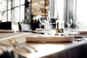 Fototapeta na wymiar empty wine glass on the table