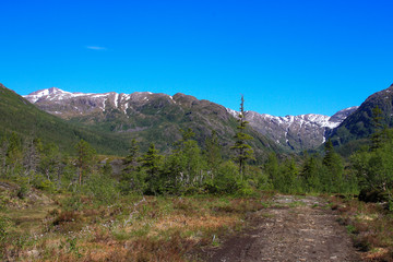 Fototapeta premium Mountain hike in the Godvassdalen valley