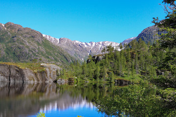 Fototapeta na wymiar Mountain hike in the Godvassdalen valley