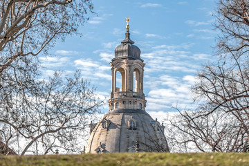 Fototapeta na wymiar Blick auf die Kuppel der Frauenkirche in Dresden, Germany
