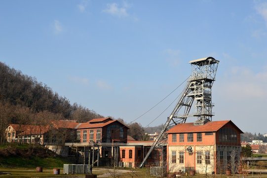 Un puit de mine &agrave; Saint-Etienne dans la Loire.