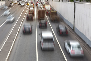 car traffic on the Avenue in the city