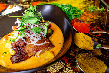 Thailändisches / Indisches Essen im Restaurant