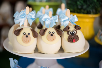 Sweets and table decoration - Dog theme - Children's birthday